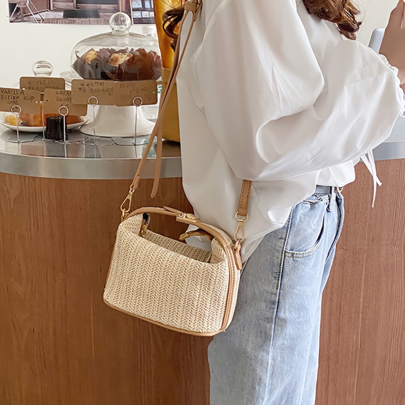 Trendy Women’s Woven Rattan Crossbody Bag Lightweight & Boho Chic for Beach Vacations and Summer Outings