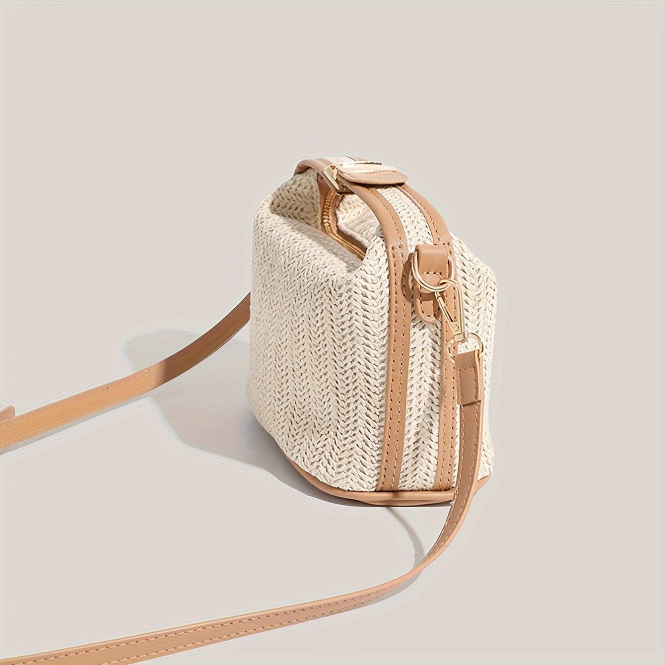 Trendy Women’s Woven Rattan Crossbody Bag Lightweight & Boho Chic for Beach Vacations and Summer Outings