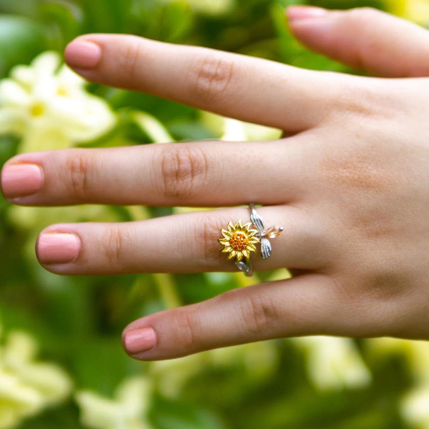 Flower Spinning Bee Ring