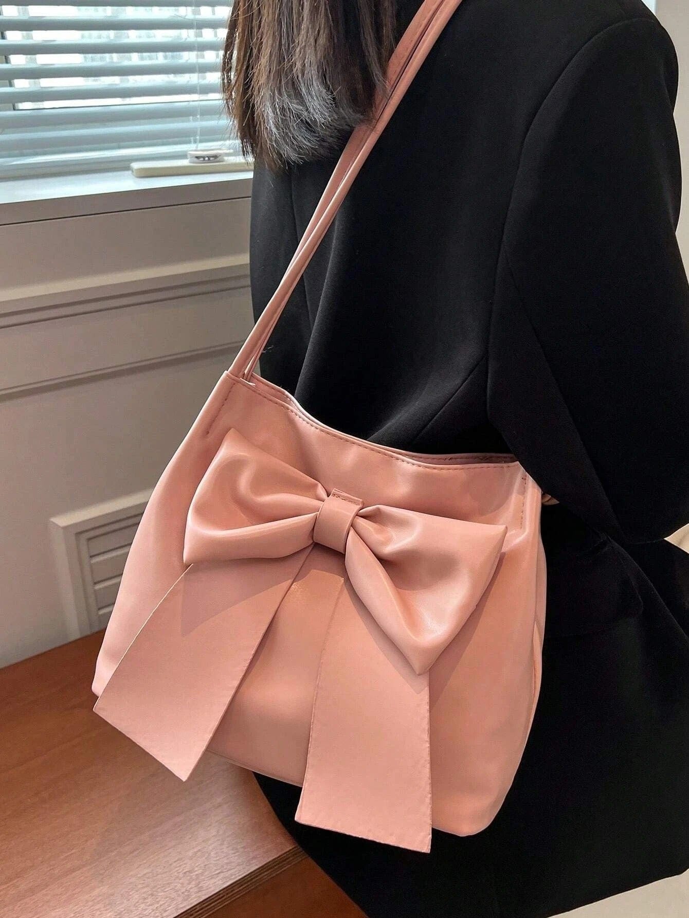 Fashionable Large Capacity Bow Knot Shoulder Bag – Cute Kawaii Water Bucket Bag