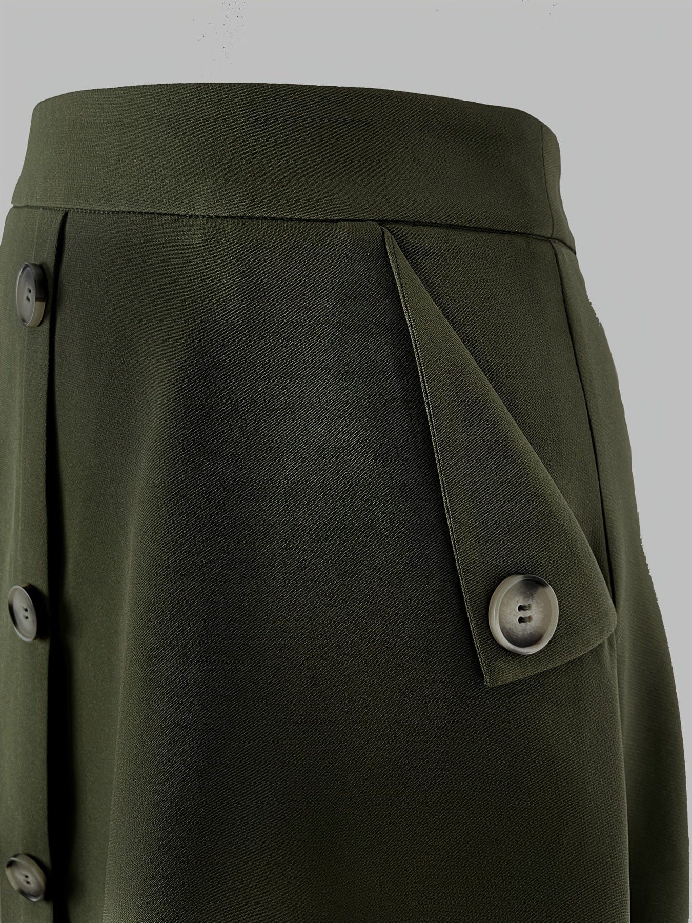 High-Waisted Skirt with Side Pockets, Durable and Easy-Care Design for Timeless Spring/Summer Style