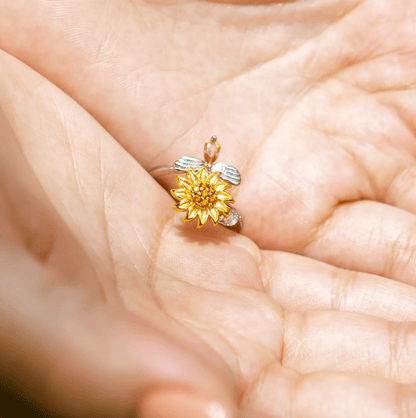 Flower Spinning Bee Ring